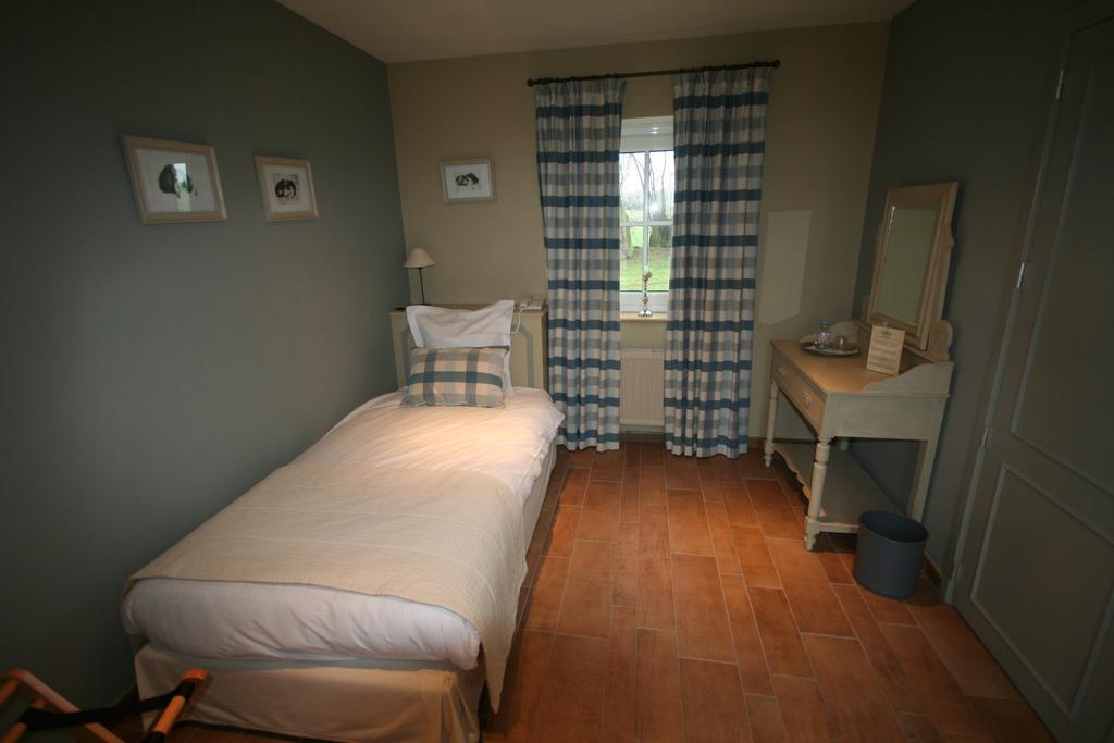 Hostellerie Au Coeur Du Spinois Rebecq-Rognon الغرفة الصورة